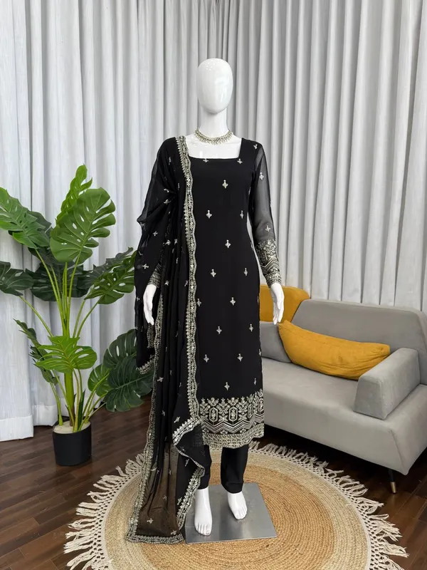Green_Elegant_Design_Faux_Georgette_Kurta_Set_For_Women
