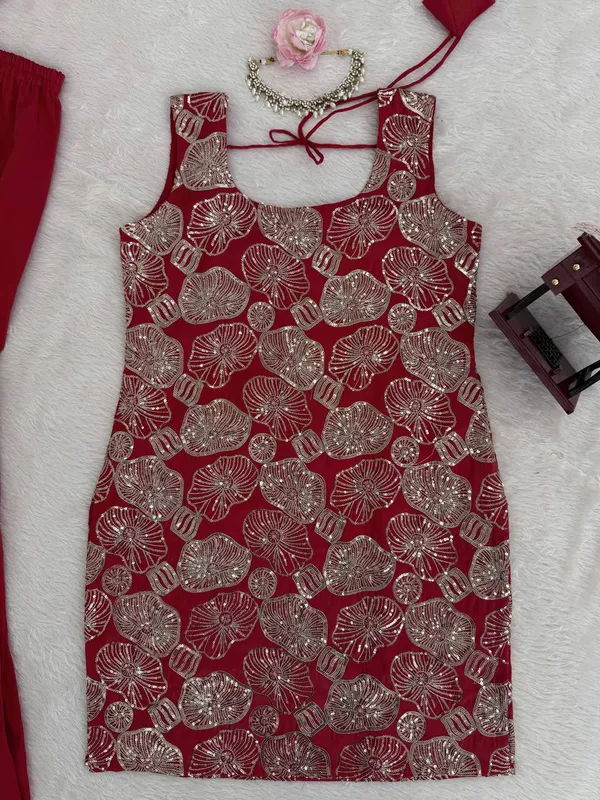 Red_Elegant_Design_Simmer_Silk_Kurta_Set_For_Women
