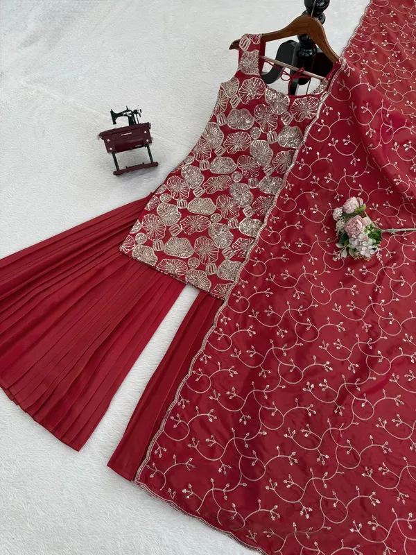 Red_Elegant_Design_Simmer_Silk_Kurta_Set_For_Women