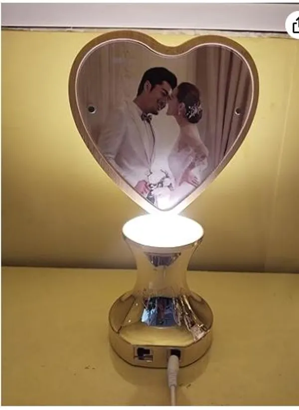 Gold_Premium_Rotating_Heart_Frame