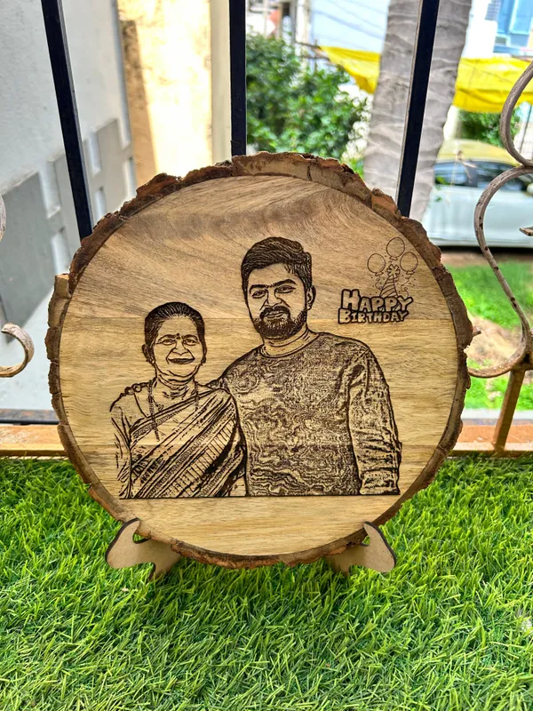 Premium_Wooden_Engraved_Frame_Circle