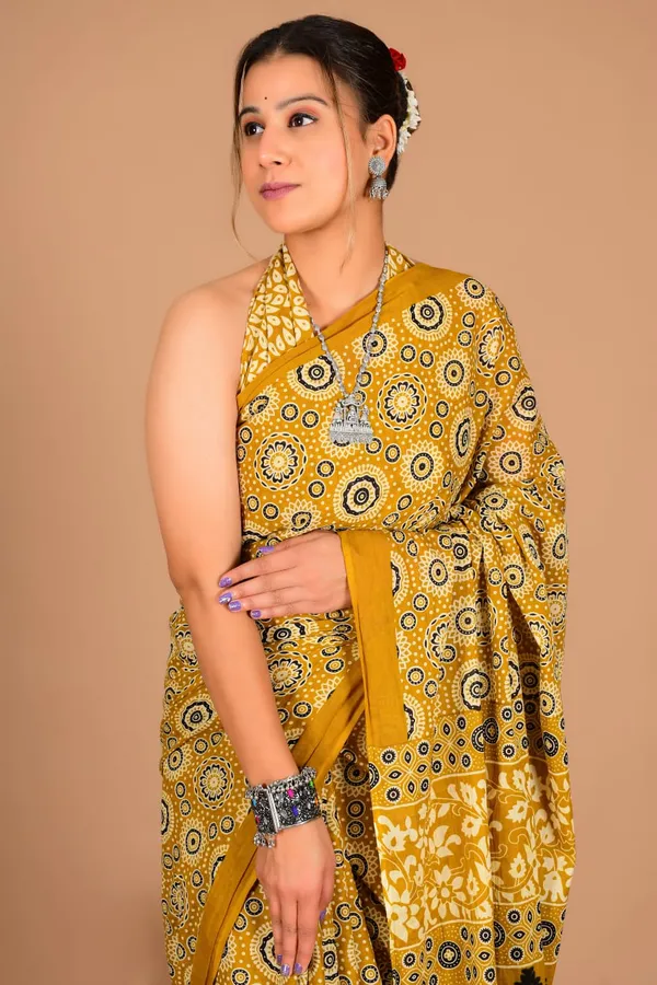 Mustard_Yellow_Soft_Mulmul_Cotton_Saree