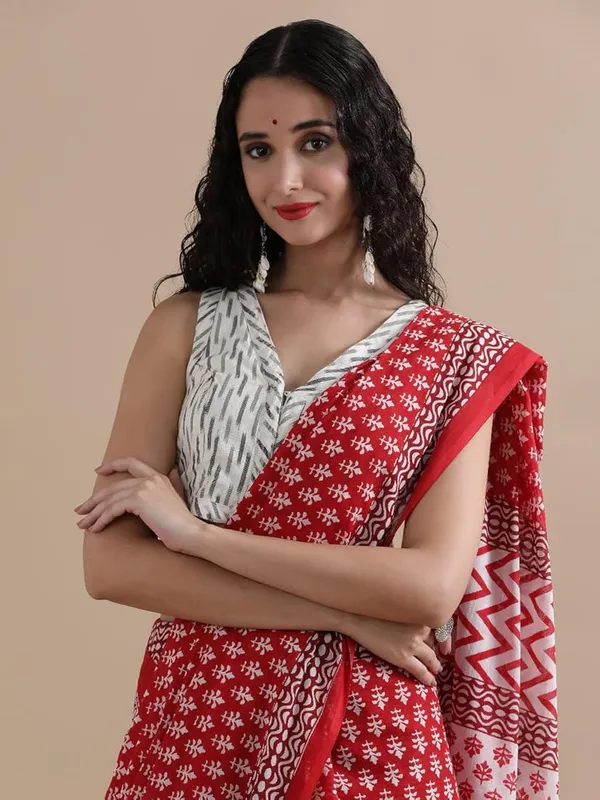 Crimson_Red_Soft_Mulmul_Cotton_Saree