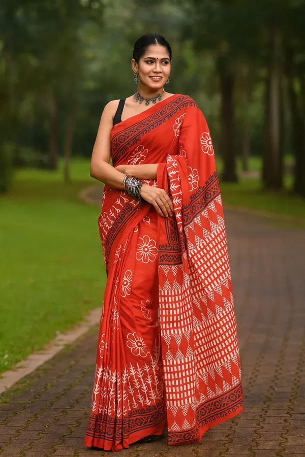 Red_Soft_Mulmul_Cotton_Saree_For_Women