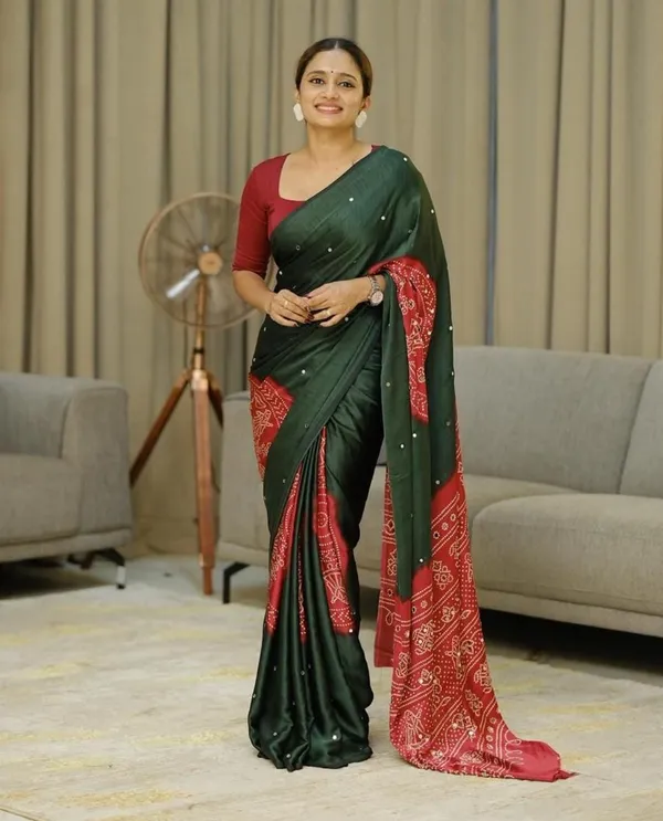 Bottle_Green_Luxe_-_The_Dark_Heritage_|_Gajji_Silk_Heavy_Mirror_Work_Saree_with_Red_Pallu_&_Handcrafted_Tassels