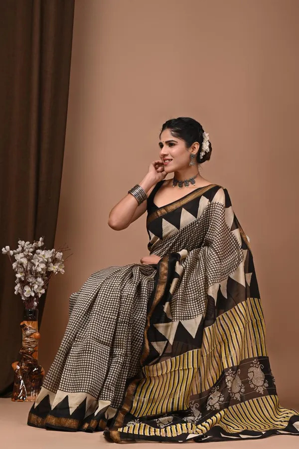 Black_Premium_Maheshwari_Silk_Saree