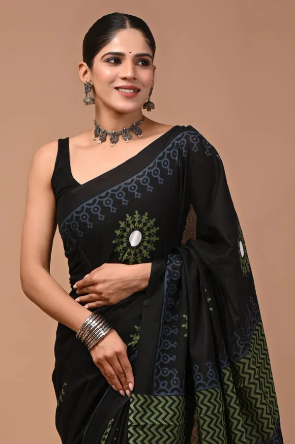 Black_Soft_Mulmul_Cotton_Saree