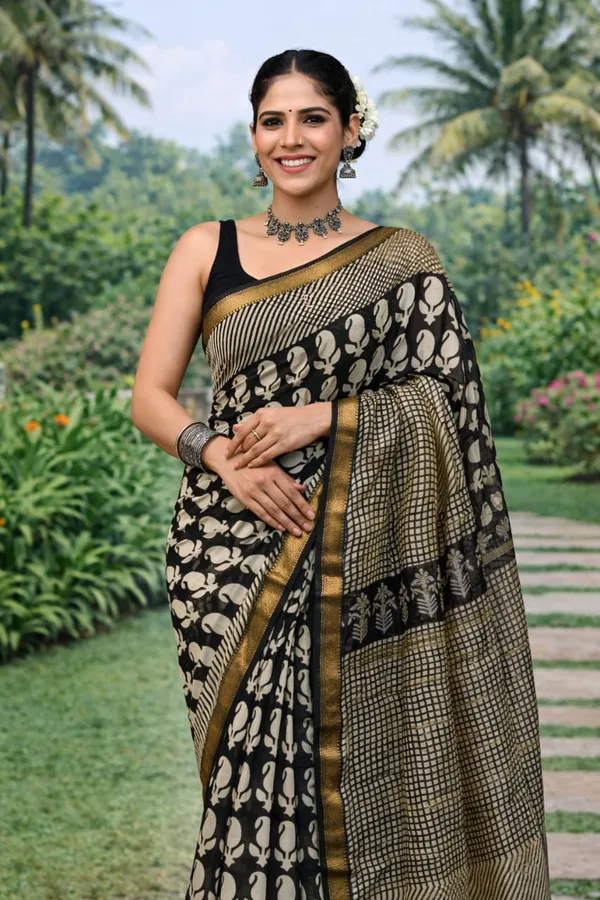 Black_Premium_Maheshwari_Silk_Saree