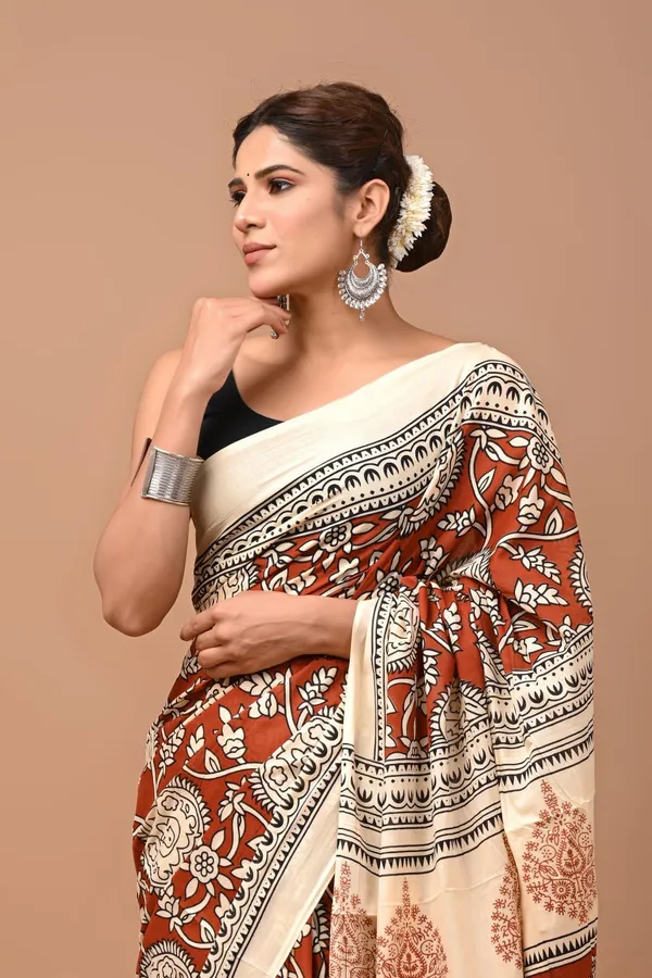 Ivory_Cream_Soft_Mulmul_Cotton_Saree