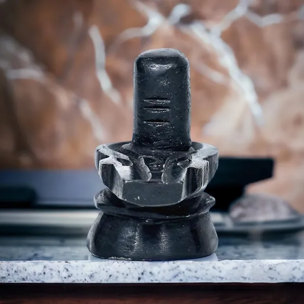 Black_Stone_Lord_Shivlingam_For_Puja