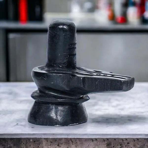 Black_Stone_Lord_Shivlingam_For_Puja