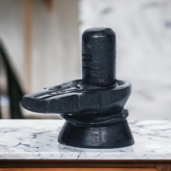 Black_Stone_Lord_Shivlingam_For_Puja