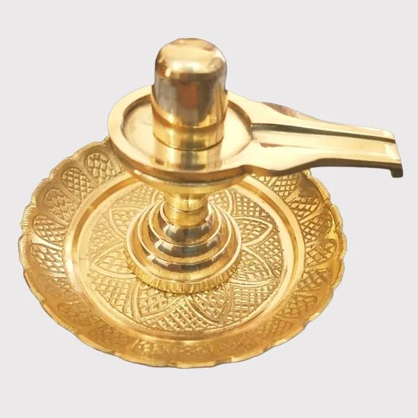 Golden_Sacred_Brass_Lord_Shivlingam_With_Intricate_Embossed_With_Flower_Design_Plate
