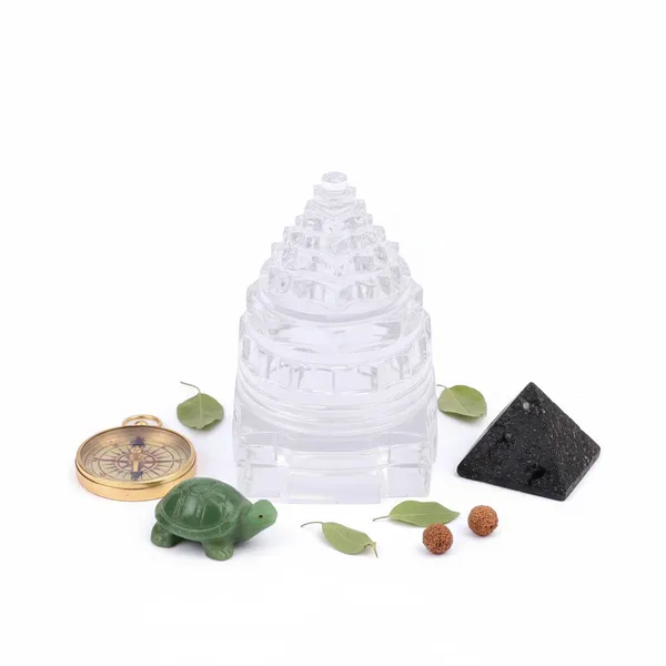 Sphatik_Shree_Yantra_Original_Healing_Clear_Quartz_Crystal_for_Mediation_Puja_(20-30_Gram)