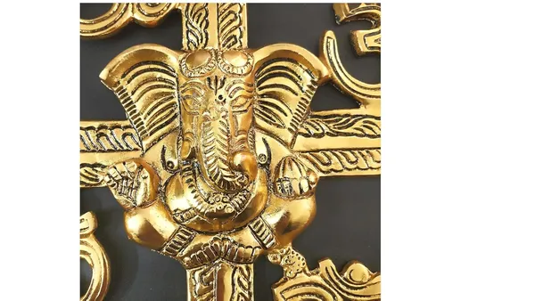 Golden_Metal_Lord_Ganesha_On_Swastik_For_Door_Hanging