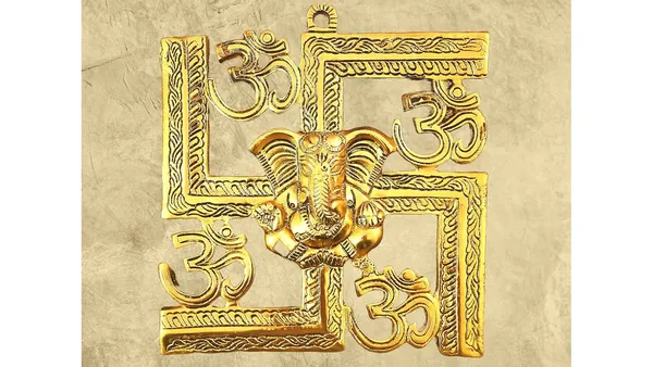 Golden_Metal_Lord_Ganesha_On_Swastik_For_Door_Hanging