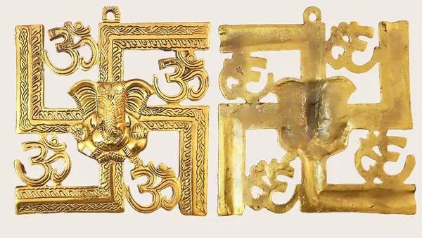 Golden_Metal_Lord_Ganesha_On_Swastik_For_Door_Hanging