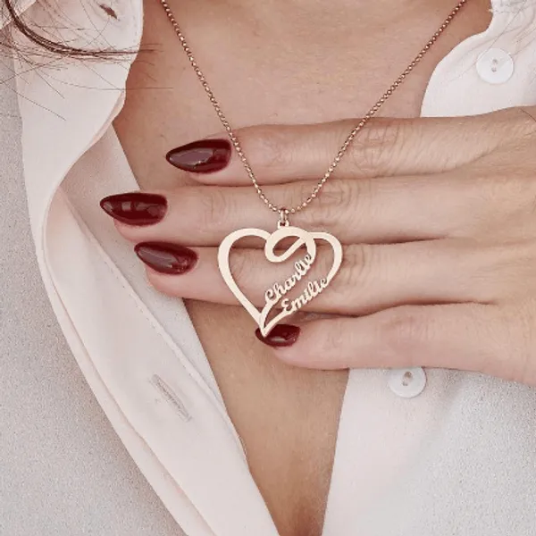 Golden_Couple_Name_With_Small_Hearts_Necklace_For_Women