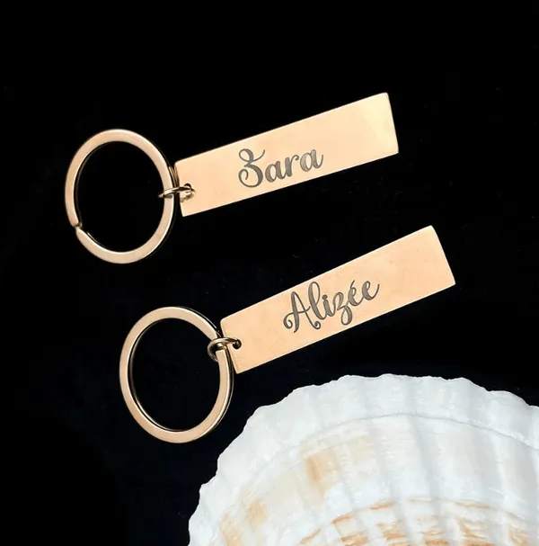 Golden_Customised_Keychain_With_Name_Engraved_For_Men