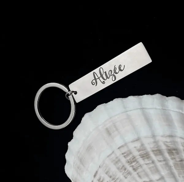 Silver_Customised_Keychain_With_Name_Engraved_For_Men