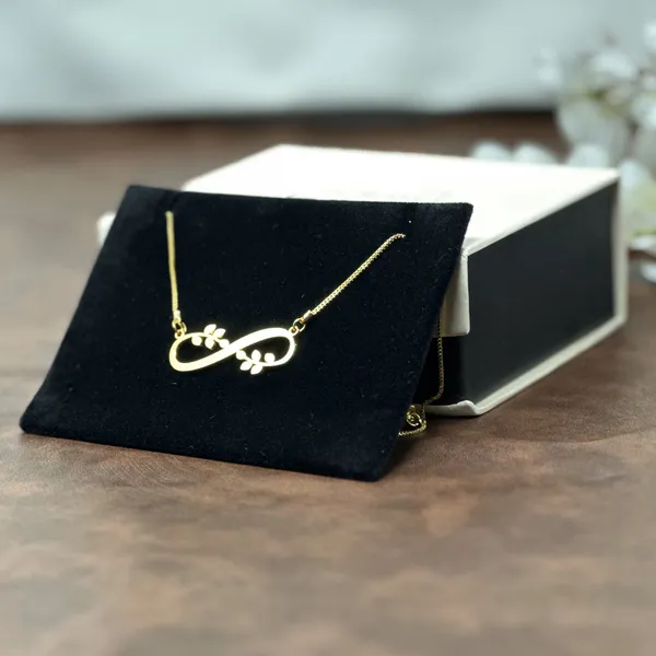 Golden_Infinity_Necklace_With_Names_For_Women