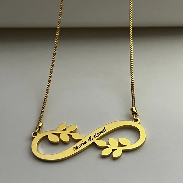 Golden_Infinity_Necklace_With_Names_For_Women
