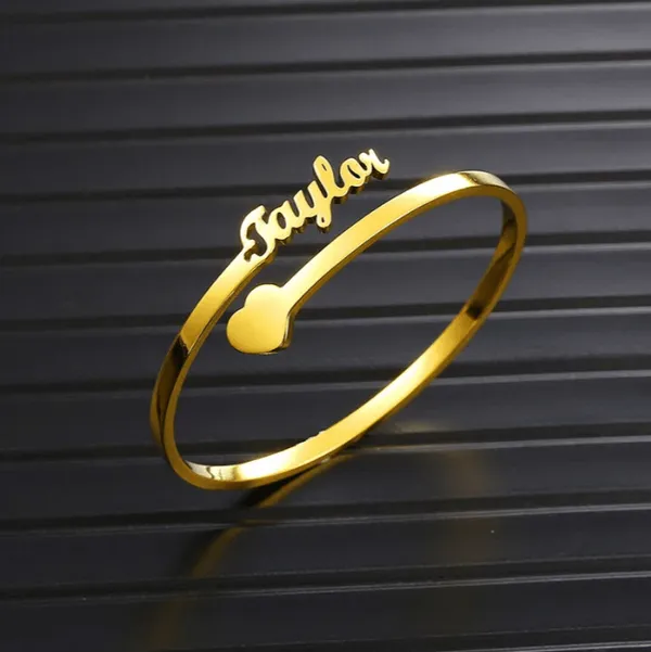 Golden_Custom_Name_Bracelet_With_Heart_For_Unisex