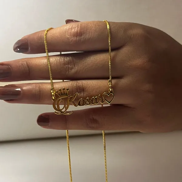 Golden_Royalty_Heart_Charm_Necklace_For_Unisex