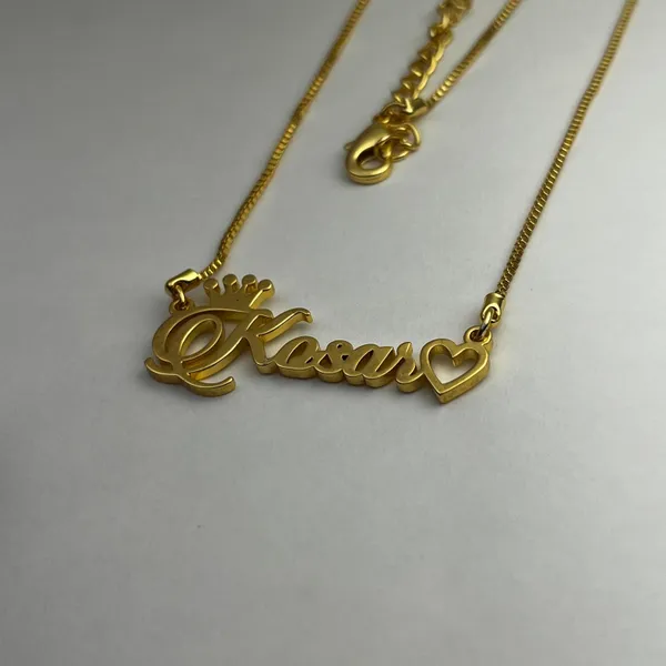 Golden_Royalty_Heart_Charm_Necklace_For_Unisex