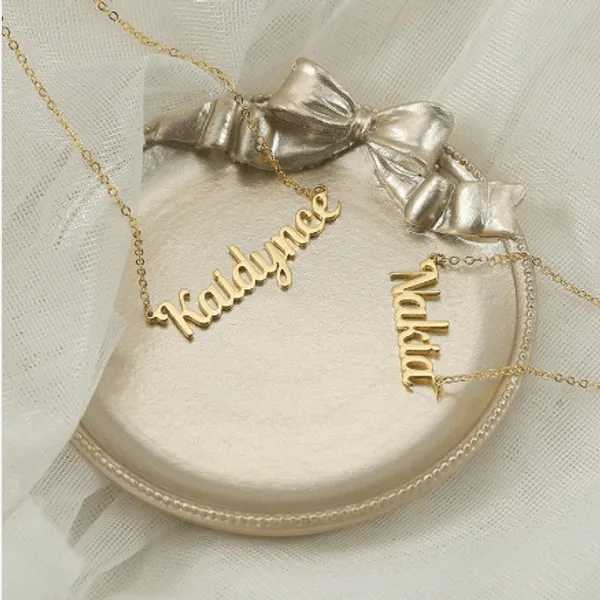 Golden_Stylish_Custom_Name_Necklace_For_Unisex