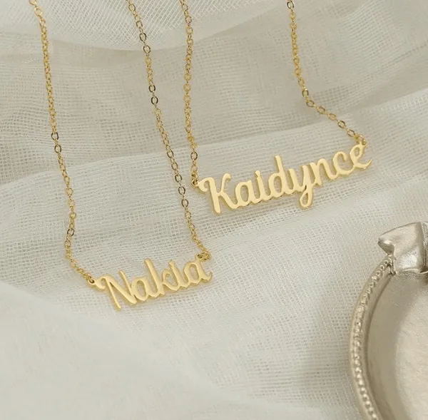 Golden_Stylish_Custom_Name_Necklace_For_Unisex