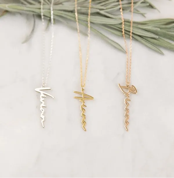 Rose_Gold_Vertical_Name_Necklace_For_Unisex