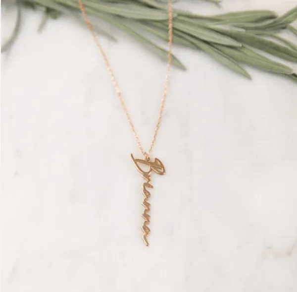 Rose_Gold_Vertical_Name_Necklace_For_Unisex