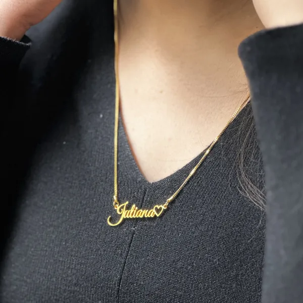 Golden_Custom_Name_Necklace_With_Heart_For_Unisex