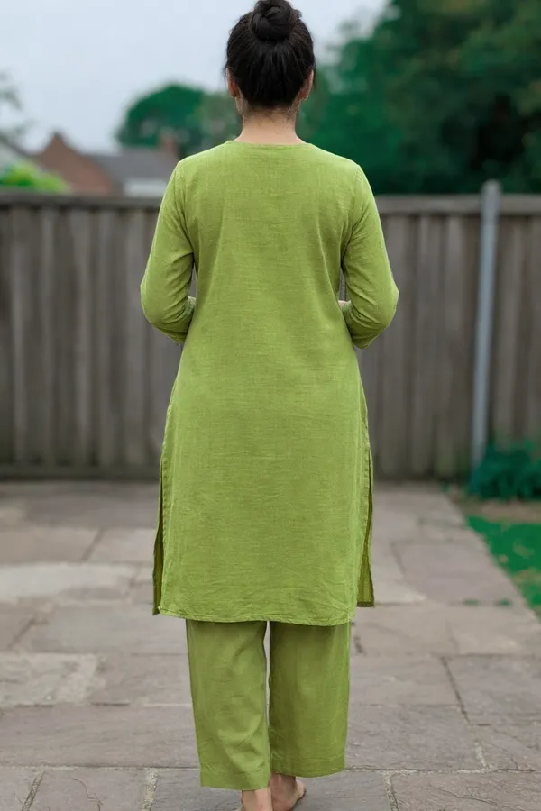 Green_Handpainted_Floral_Cotton_Co_Ord_Set_|_Artisan_Handcrafted_Kurta_&_Pant_Set_For_Women