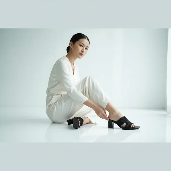 BLACK_Block_Heel_Chic_Crocheted_Style_Sandal