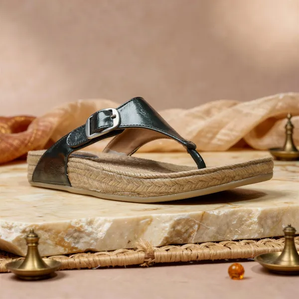 Black_Buckle_Thong_Sandals_for_Women_–_Casual_Comfort_Slip-On_Flats