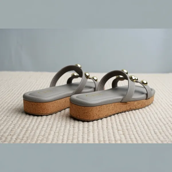 Carré_Noir_Gold-Studded_Cork_Slide