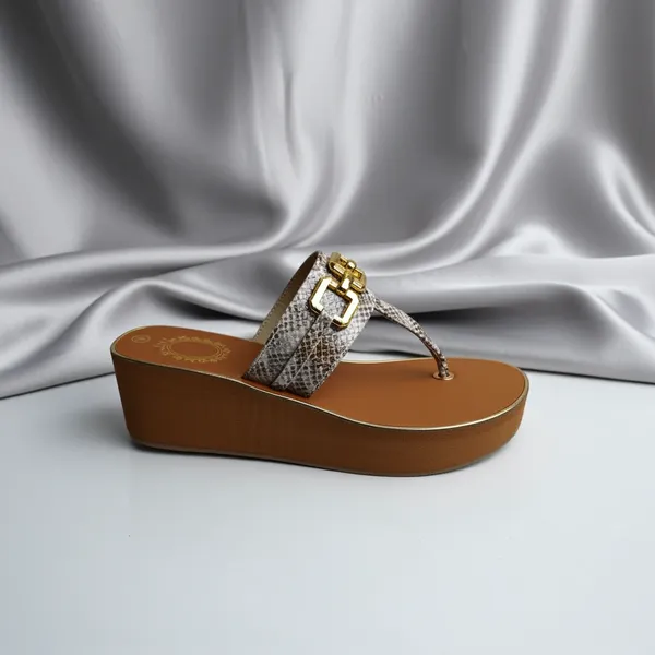Luxury_Ivory_Snakeskin_Wedge_Sandals_with_Gold_Chain_Detail_for_Women