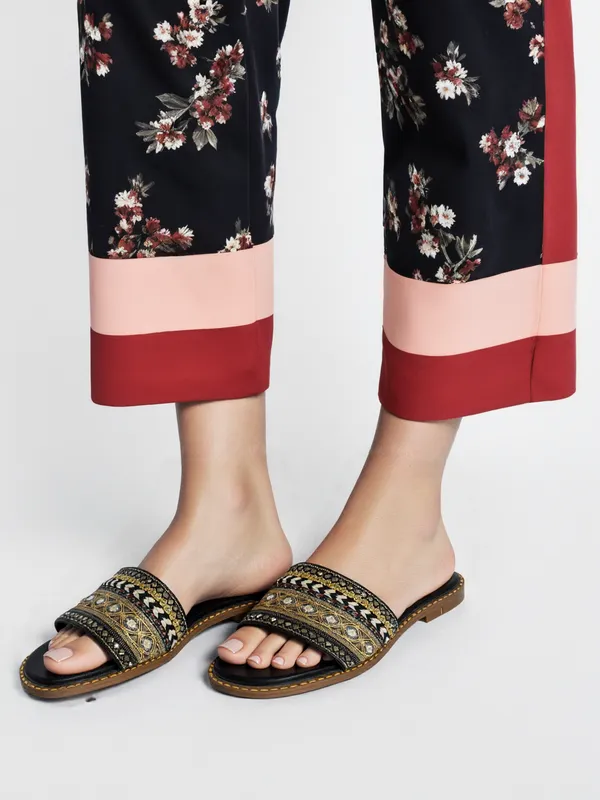 Black_Thread_Embellished_Slide_Sandal_For_Women_&_Girls