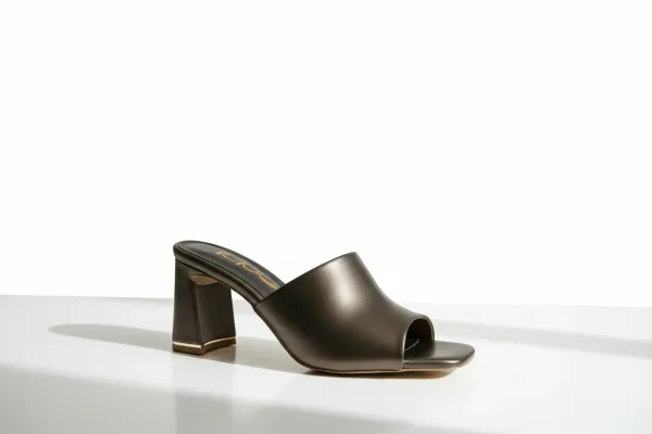 VANTAGE_METALLIC_SCULPT_MULE
