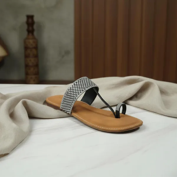 Women_Toe_Ring_Flats_with_Cushioned_Footbed_&_Crystal_Strap_–_Stylish_Slip-On_Sandals_for_Daily_Wear