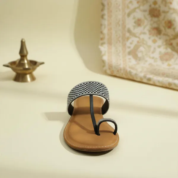 Women_Toe_Ring_Flats_with_Cushioned_Footbed_&_Crystal_Strap_–_Stylish_Slip-On_Sandals_for_Daily_Wear