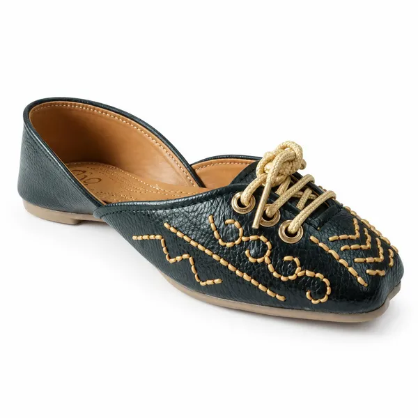 Women's_Black_Embroidered_Punjabi_Jutti_with_Golden_Thread_Work_|_WOSUM