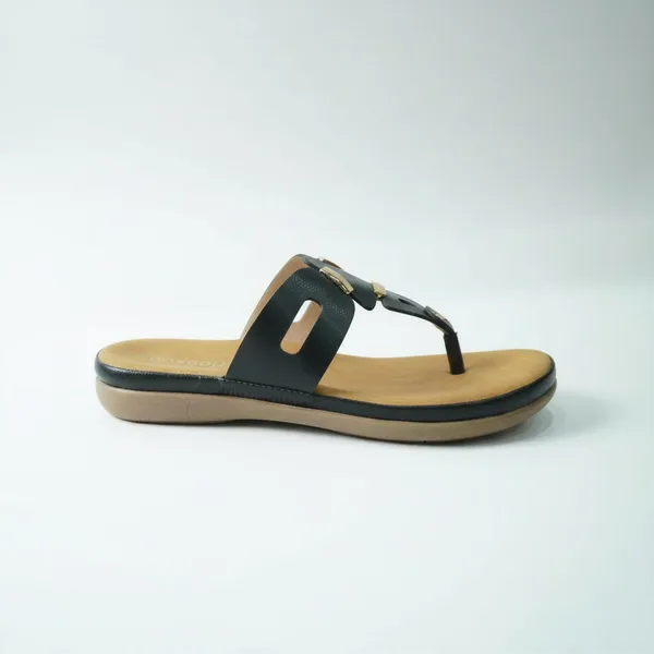 Women’s_Black_Flat_Thong_Sandals_with_Gold_Buckle_Detail_|_Casual_Slip-On_Sandals_|_WOSUM