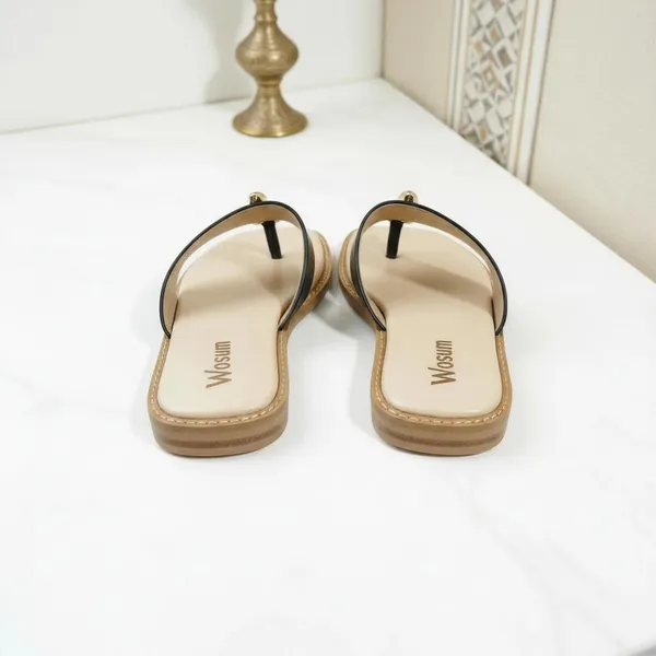 Women’s_Black_Toe_Ring_Sandals_with_Gold_Chain_Detail_–_Flat_Slip-On_Summer_Slides_|_Wosum