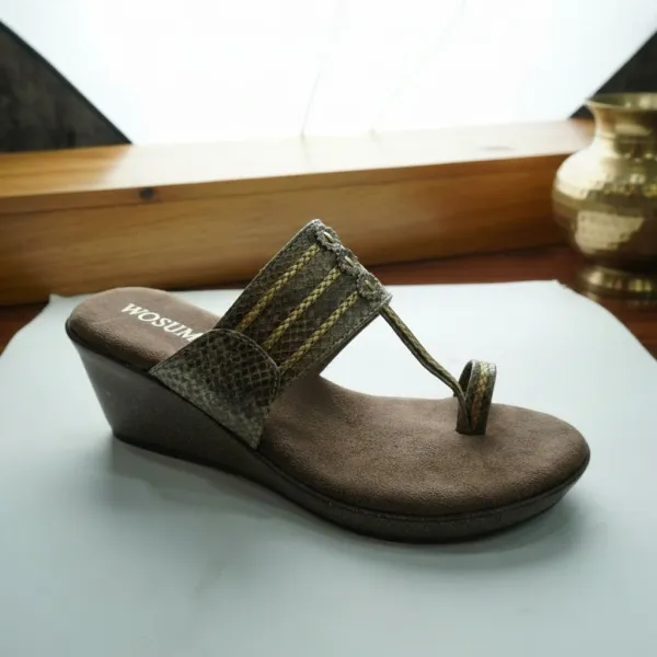 Women’s_Brown_Wedge_Sandals_–_Comfortable_Thong_Slip-On_Summer_Shoes