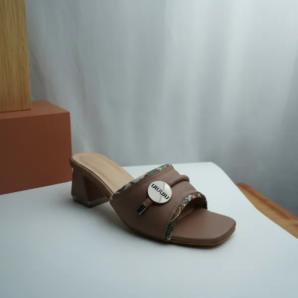 Women’s_Dusty_Peach_Block_Heel_Slide_Sandals_–_Vintage_Print_Trim_Mule_Heels_with_Metal_Accent