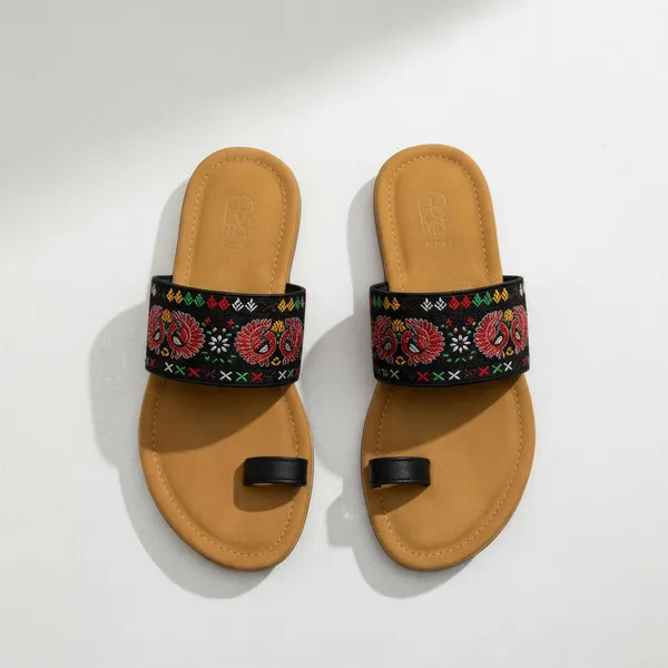 Women’s_Embroidered_Ethnic_Flat_Sandals_|_Toe_Loop_Slip-On_Sandals_|_WOSUM