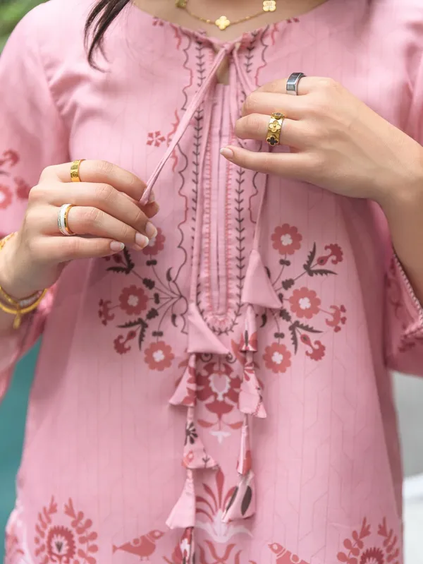 Bloom_Print_Kurta_Set_for_Everyday_Chic_Look